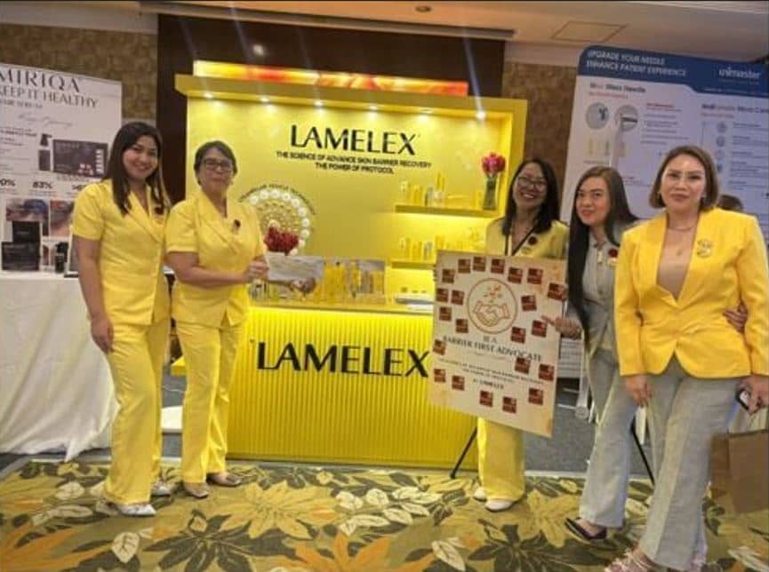 Lamelex Medical Marketing Division receives the PACCD Doctor's Choice Award cash prize at the Lamelex booth during the 23rd PACCD Annual Convention.