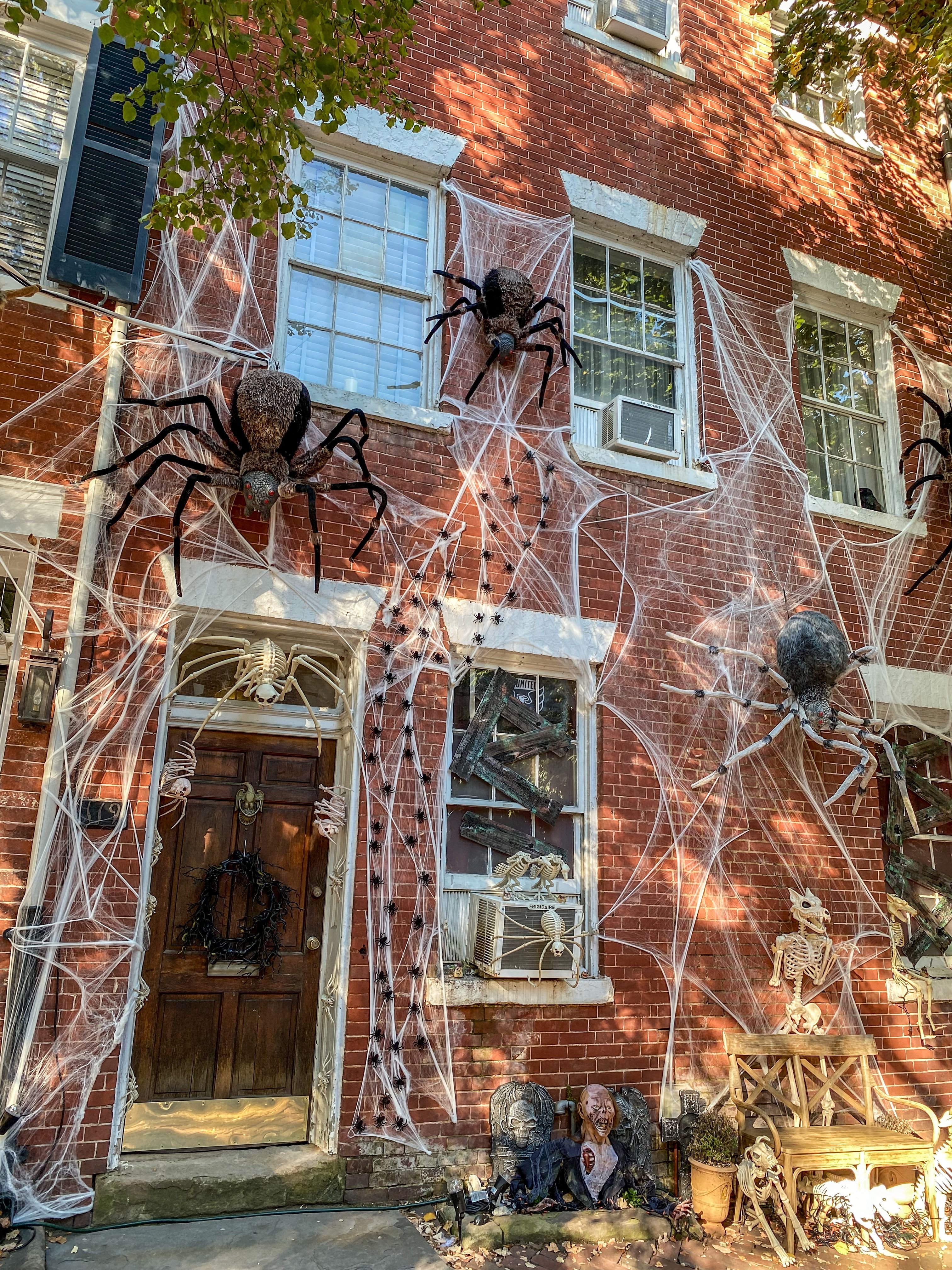 House-haunting in Halloween