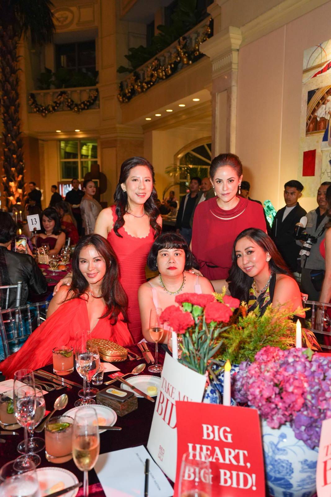 WENDY Puyat, Bea Ledesma, Pie Alvarez (seated), Claire Mercado and Sandra Soriano (standing).