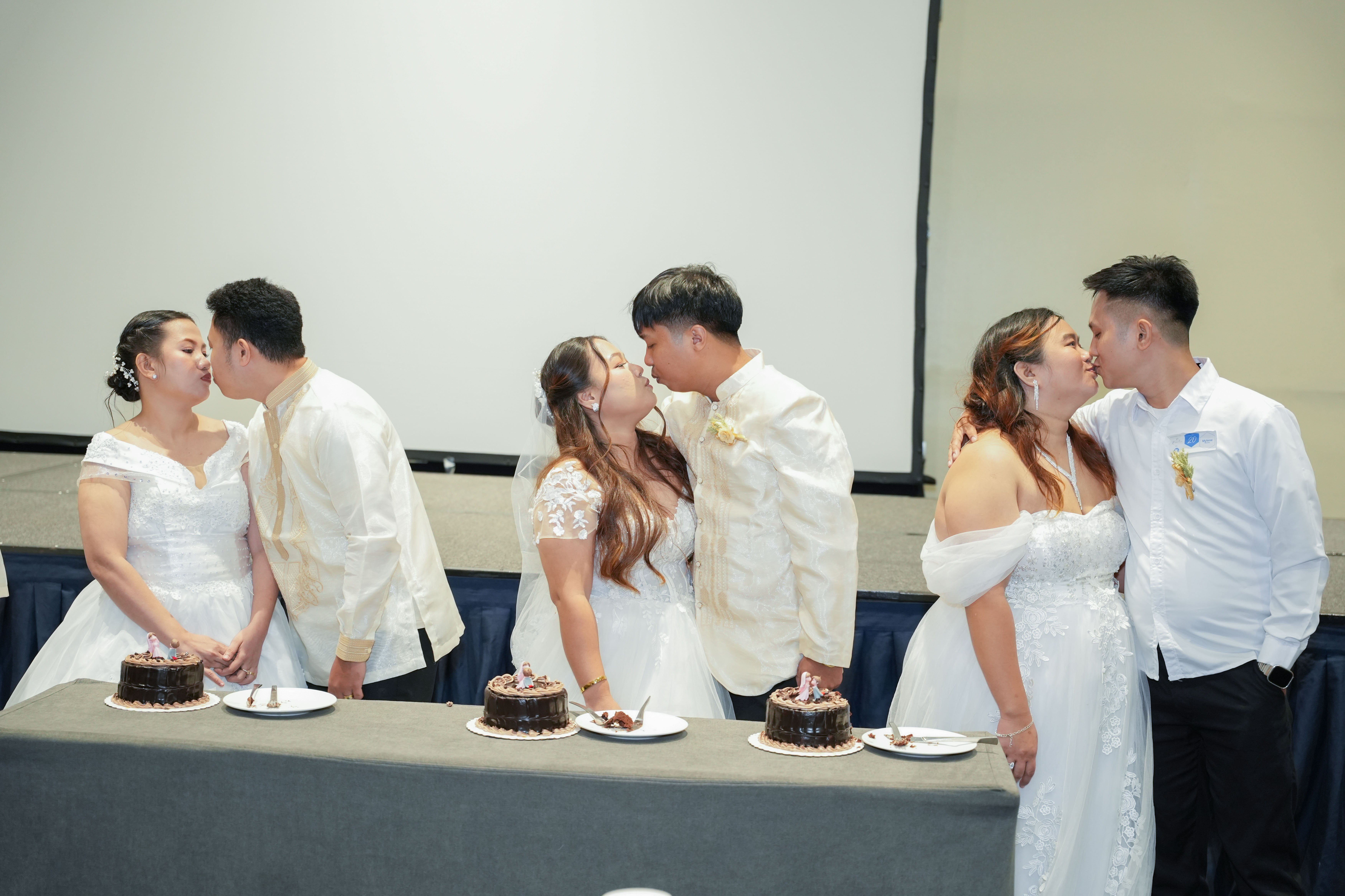 32 couples exchange vows at 11th Kasalan sa SM