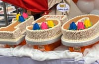 Lemon Square’s 150th store milestone is made sweeter by a warm welcome from its communities and supporters as festivities of the day featured a commemorative cake to mark the event.