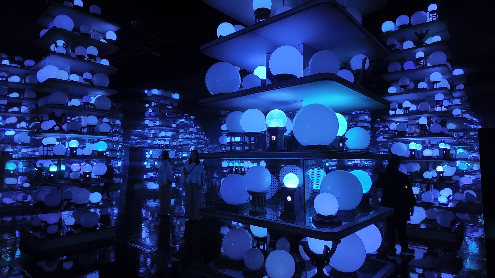 GLOWING prophecy orbs and mirrored walls create an otherworldly atmosphere inside the Hall of Prophecy.