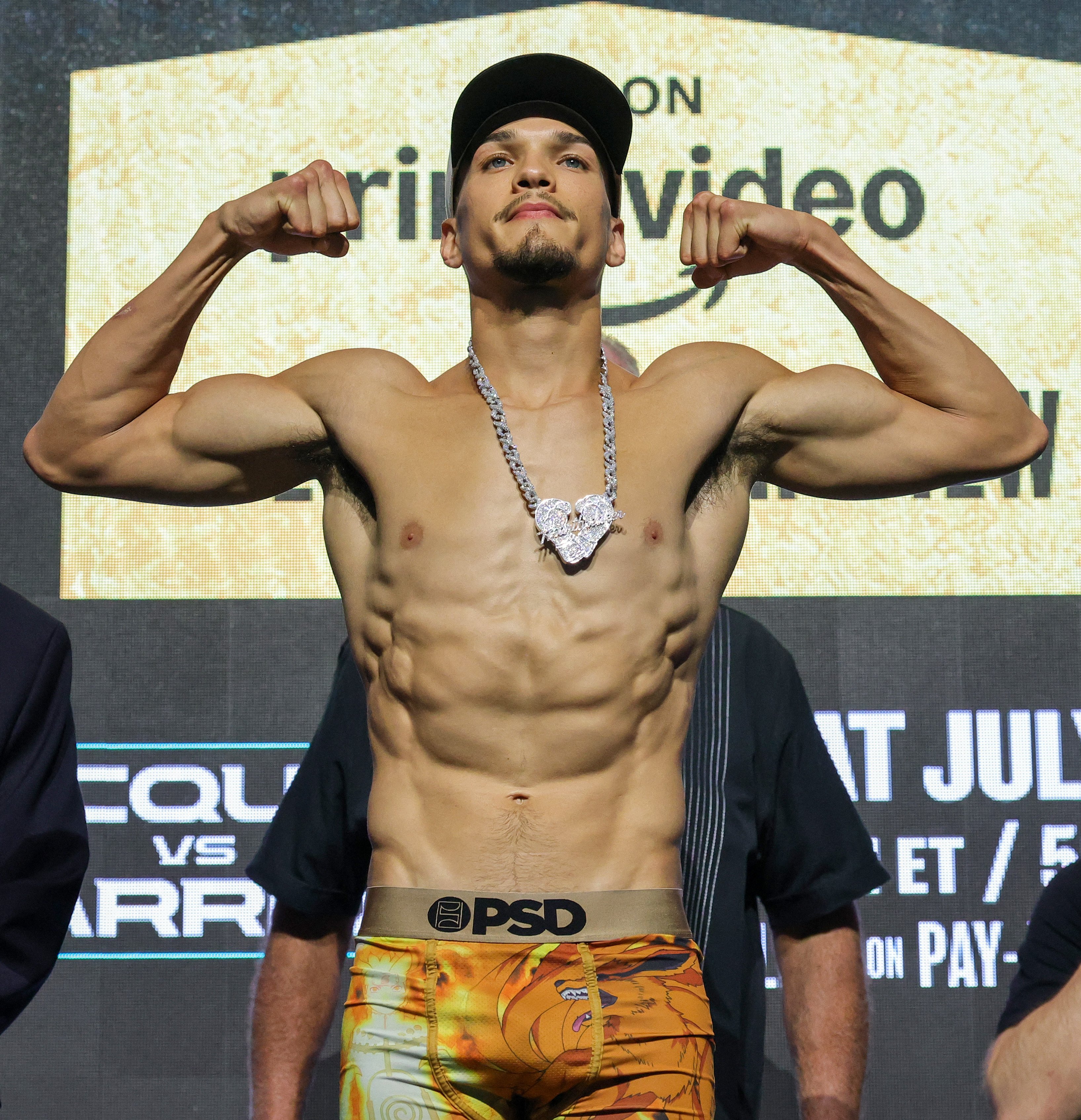 Figueroa loses title at weigh-in