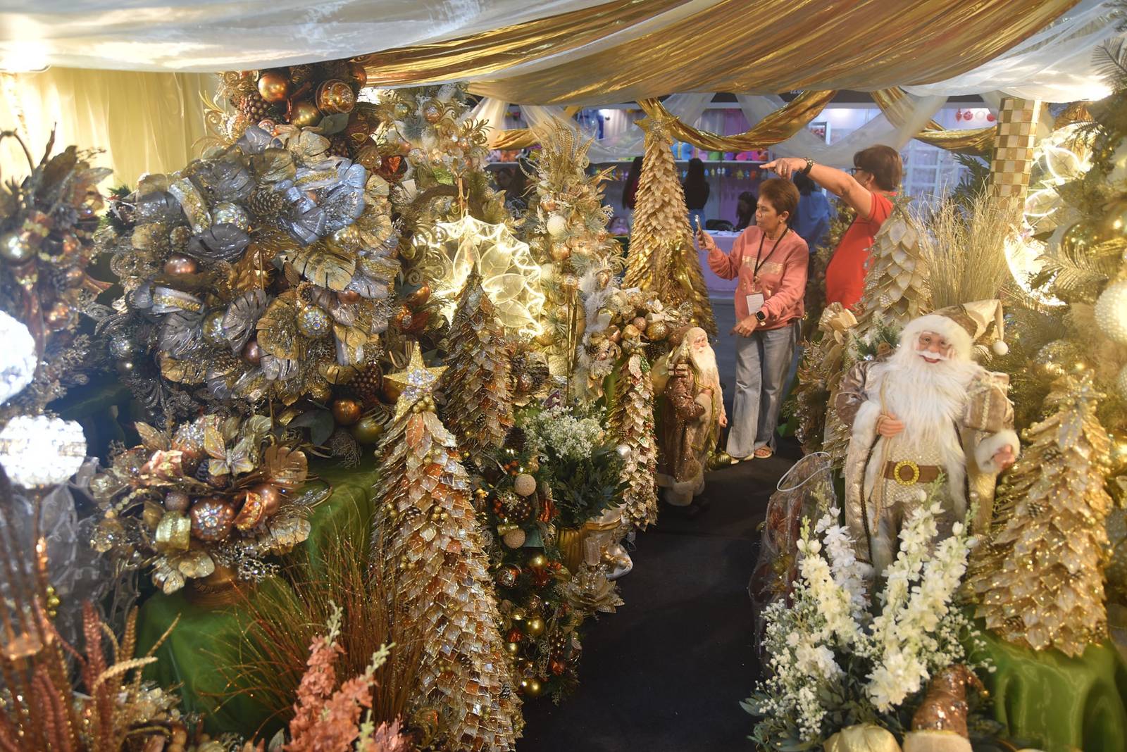 Locally made furniture, interior decor along with handcrafted products take the spotlight as visitors explore the final day of the 74th Manila FAME, themed “Bloom,” at the World Trade Center Metro Manila in Pasay City on October 18. 

The export trade show brings together around 400 Philippine manufacturers and brands, promoting Filipino craftsmanship and sustainable materials to global markets. | Zedrich Xylak Madrid