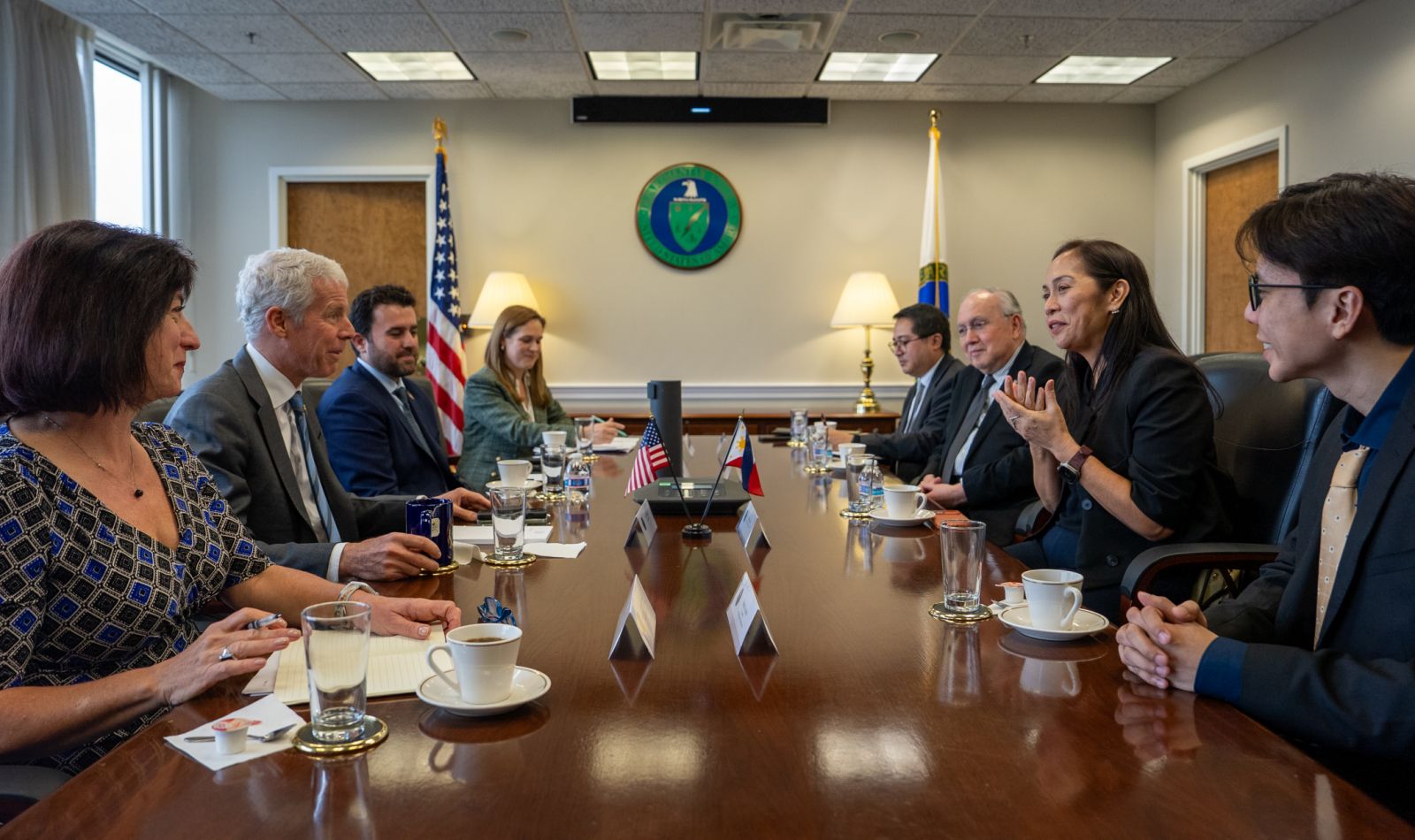 U.S., Manila want more deals on energy security, supply