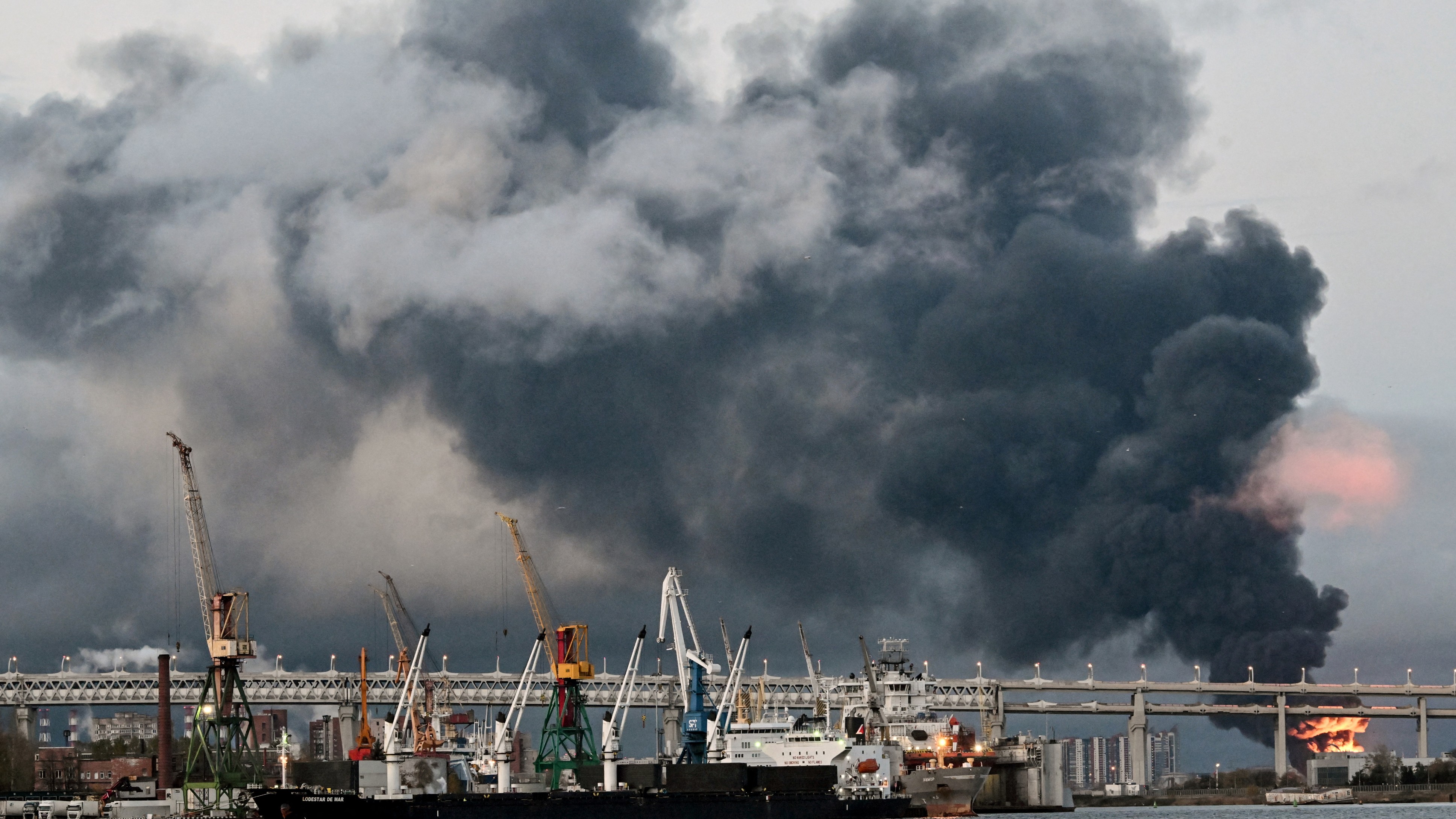 'Massive' drone attack kills one, hits oil sites