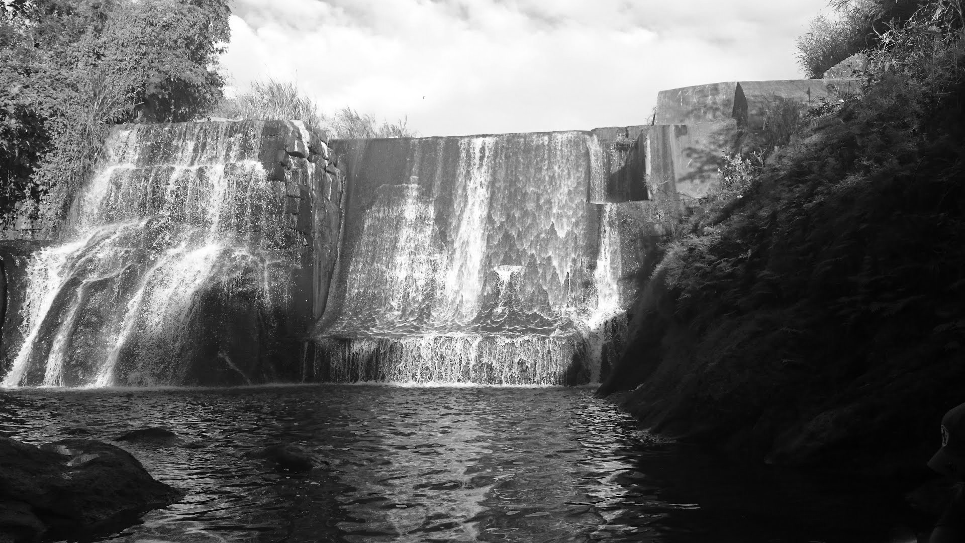 Woman drowns at Prinsa Falls in Biñan