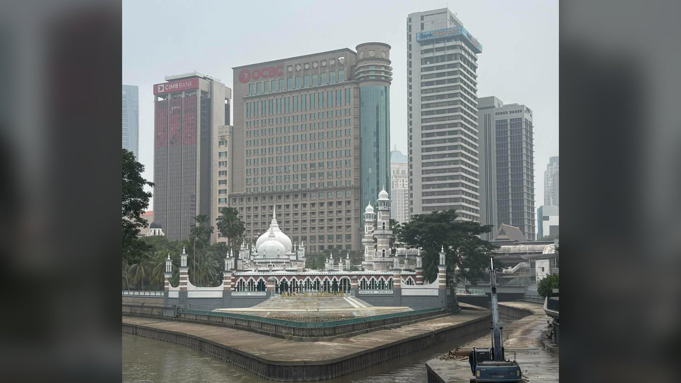 A DIFFERENT PACE IN KUALA LUMPUR