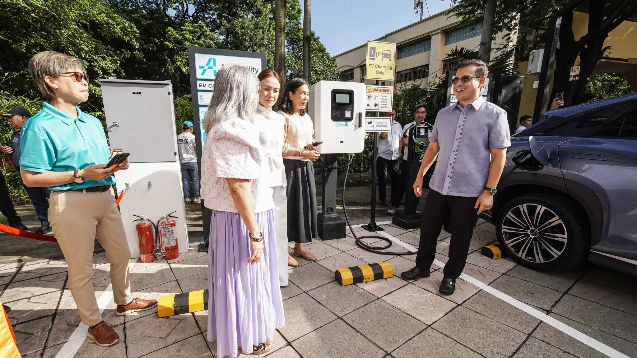 ‘Yorme’ inaugurates first public EV charging station