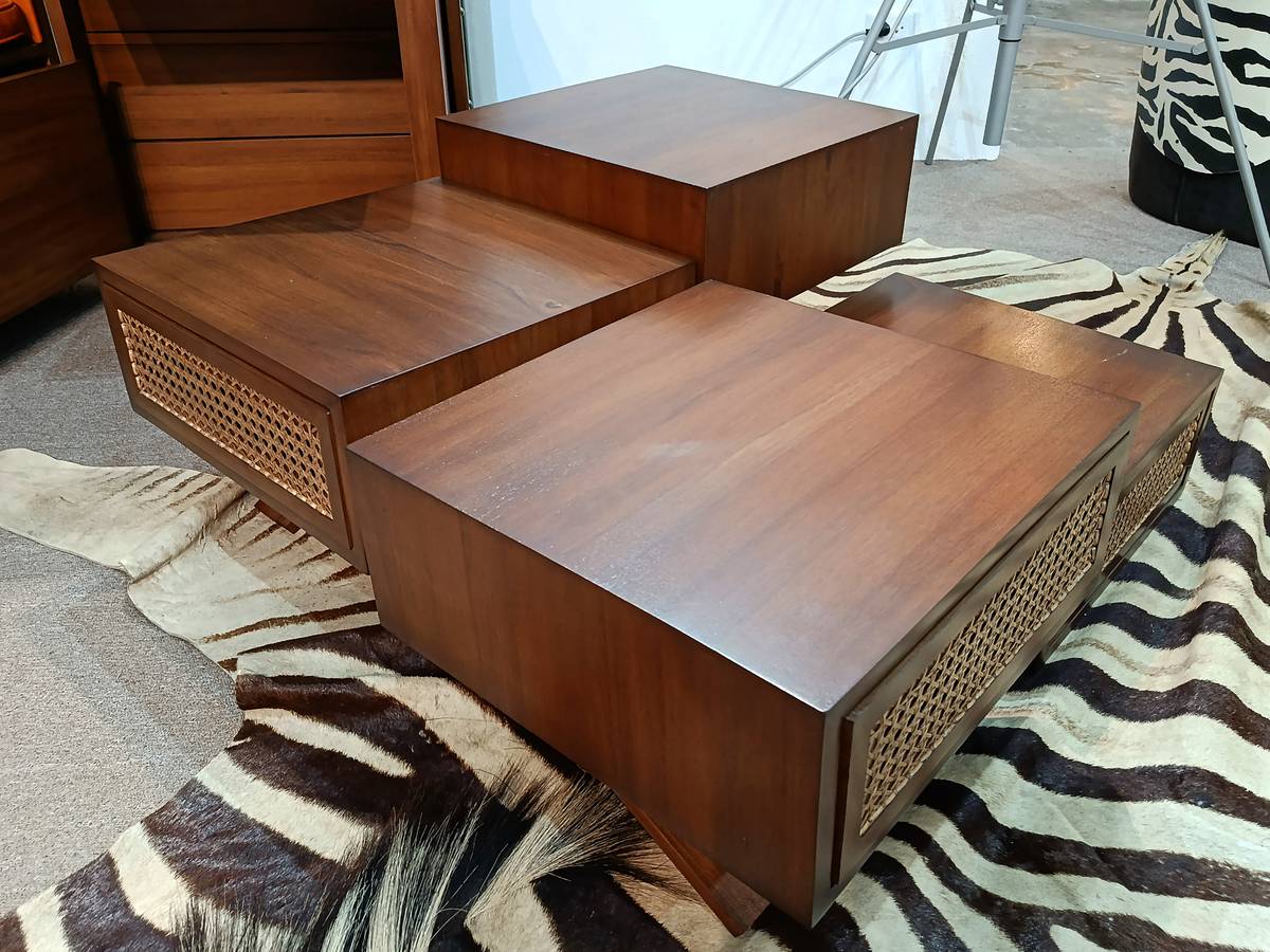 NESTING Table.