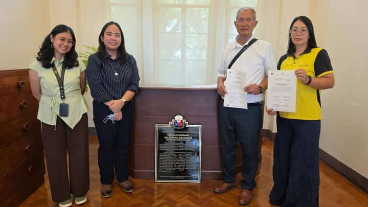 MUNICIPAL leaders from Bontoc, Mountain Province receive the official heritage marker for the Maligcong Rice Terraces from National Commission for Culture and the Arts officials at the Metropolitan Theater in Manila.