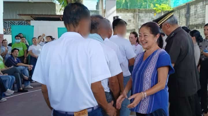 FIRST Lady Liza Araneta-Marcos greets the newly-released persons deprived of liberty during her visit at the New Bilibid Prison in Muntinlupa City on Tuesday.