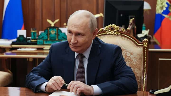 Trump open to meeting Putin, Xi in China