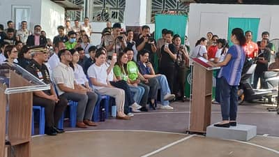 First Lady Louise "Liza" Araneta-Marcos visited the Nee Bilibid Prison on Tuesday. Courtesy of NBP