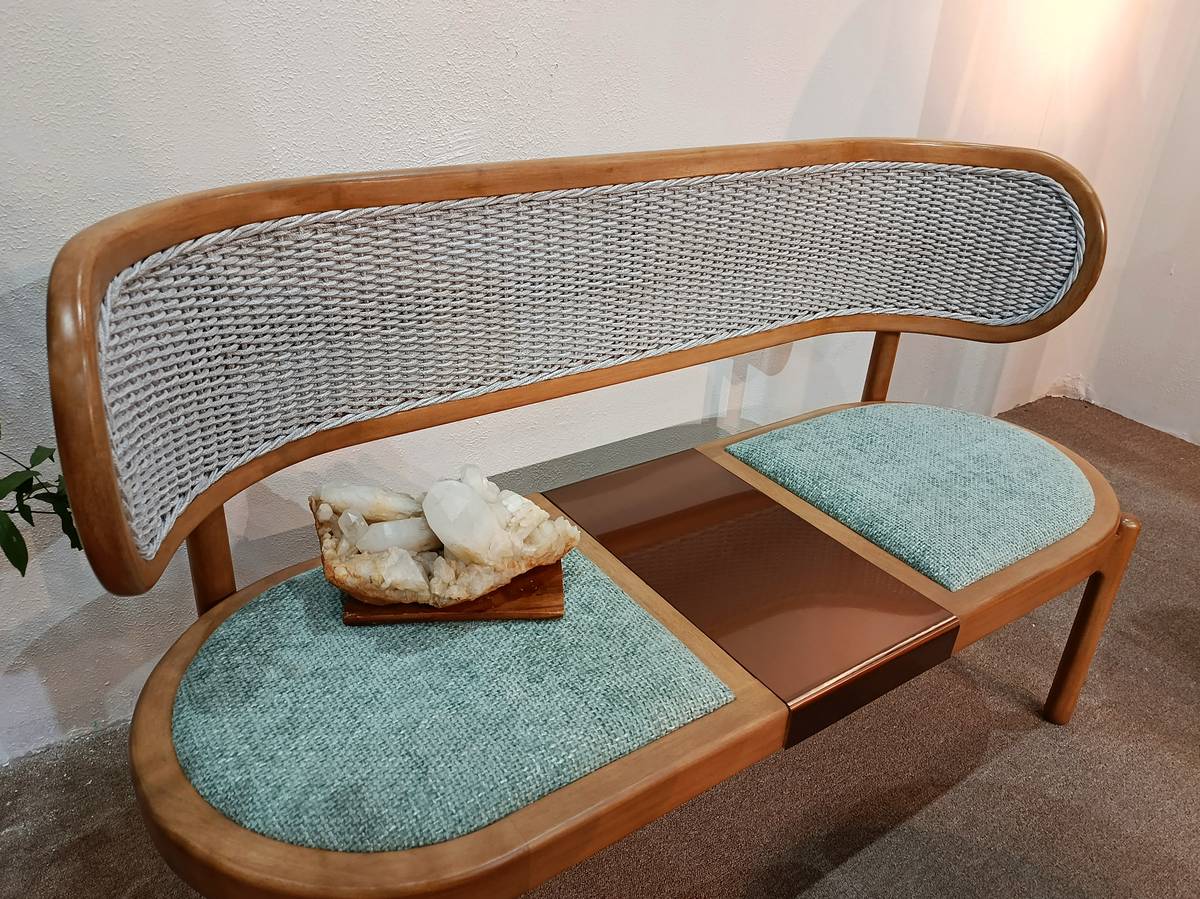 BIGKIS Bench.