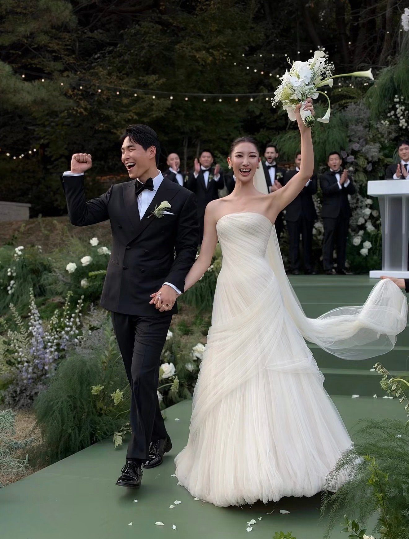 Ejae marries longtime producer-partner Samuel Kim in Seoul