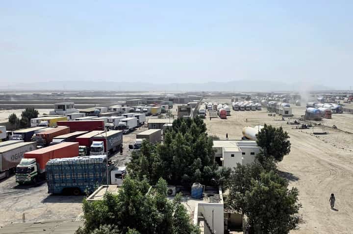 CARGO trucks remain halted at the Gabd-Rimdan border crossing in Pakistan’s Balochistan province on 21 October 2026, following the temporary suspension of trade between Pakistan and Iran.