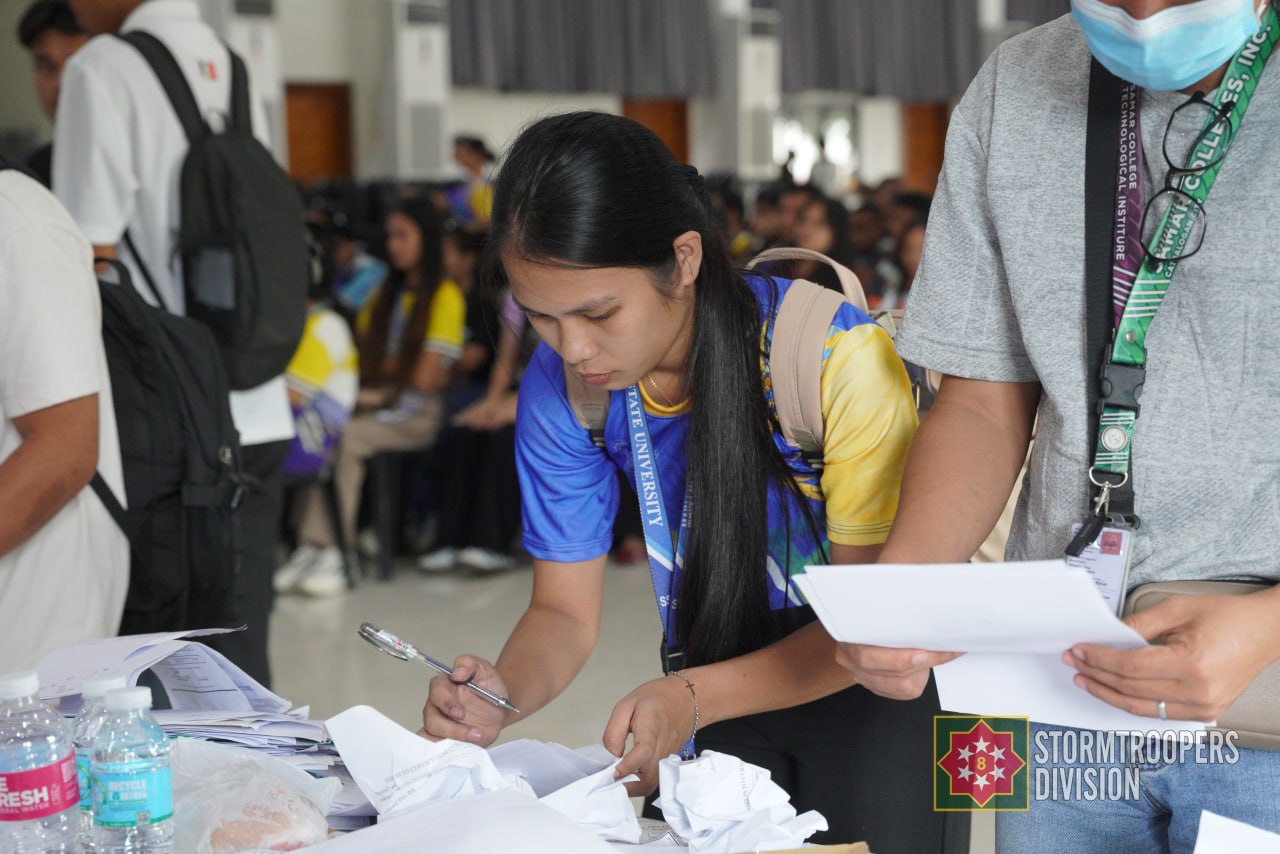 40 children of ex-rebels, CAFGU members get aid in Samar