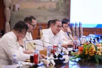 THE government continues to bring more affordable medicines and health services to Filipinos, especially underserved communities, as discussed at the 11th meeting of the Private Sector Advisory Council-Healthcare Sector Group at Malacañang Palace on Wednesday. Attended by PSAC lead convener, Aboitiz Group CEO Sabin Aboitiz, President Ferdinand R. Marcos Jr. promoted the expansion of YAKAP clinics and GAMOT (Guaranteed Accessible Medications for outpatient Treatment) providers in underserved areas, the acceleration of digital services, and the improvement of processes to make medicines available to the public faster. The number of registered beneficiaries of YAKAP has reached 22.42 million, while 1.28 million have been provided with free medicines under GAMOT. Meanwhile, the Food and Drug Administration approved 6,971 Certificate of Product Registration applications from January to September 2026, a 49 percent increase compared to the same period last year. Through these measures, the government aims to reduce medical costs and accelerate access for more Filipinos to necessary medicines and health services.
