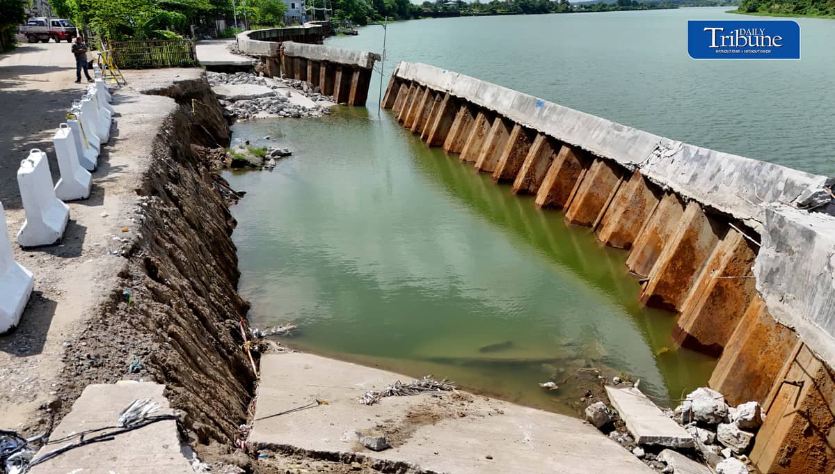 P96-M FLOOD CONTROL PROJECT REMAINS DAMAGED IN PAMPANGA
A damaged section of the P96-million San Mateo Flood Control Project in Barangay San Mateo, Arayat, Pampanga, remains untouched on Wednesday, 21 October, despite authorities' earlier commitment to remove the affected sheet piles.
Declared completed in 2024, the project partially collapsed this month after deficiencies were discovered involving 56 linear meters of sheet piles that reportedly failed to meet the required 36-meter depth.
The incident comes amid renewed scrutiny of government flood control spending following the Supreme Court's ruling declaring the Special Assistance for Government Infrastructure and Social Programs (SAGIP) provisions in the 2024 and 2025 national budgets unconstitutional.
The Court ruled that SAGIP improperly gave the executive branch authority to allocate funds for infrastructure projects after the budgets had been enacted.
Photo by Analy Labor | Daily Tribune
#DailyTribune