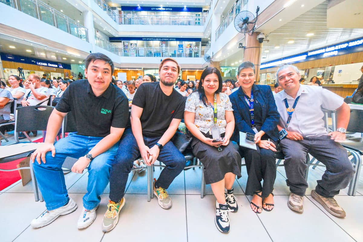 GATHERED at the event (inset) are (from left) Jan Patrick Young; Martin Mendoza, Maya cluster lead for NCR; Eloisa Pamatmat, chief operating officer of Tipuno X; a representative of SBCorp’s Communications Department; Chingkee Mangcucang, Daily Tribune executive director for Brand Communications, Events and Promotions; and Allan Bueza of the DTI Negosyo Center in Mandaluyong City.