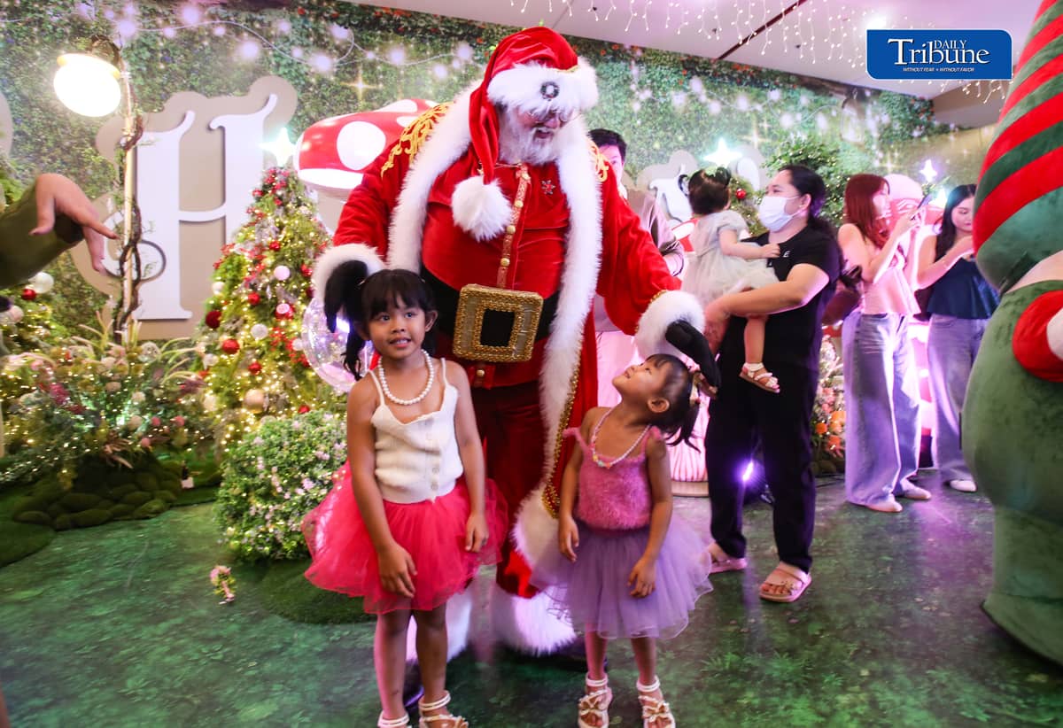 CHRISTMAS MAGIC COMES ALIVE AT SM CITY MARIKINA!

Mallgoers welcome the holiday season as SM City Marikina unveils Holiday Twinklewoods, an enchanting woodland-themed Christmas attraction, on Tuesday evening, 20 October 2026.

The festive launch is part of SM Supermalls' 2026 Super Magical Christmas campaign, bringing holiday lights, decorations and Christmas cheer to shoppers and families.

Photo by Analy Labor | Daily Tribune

#DailyTribune