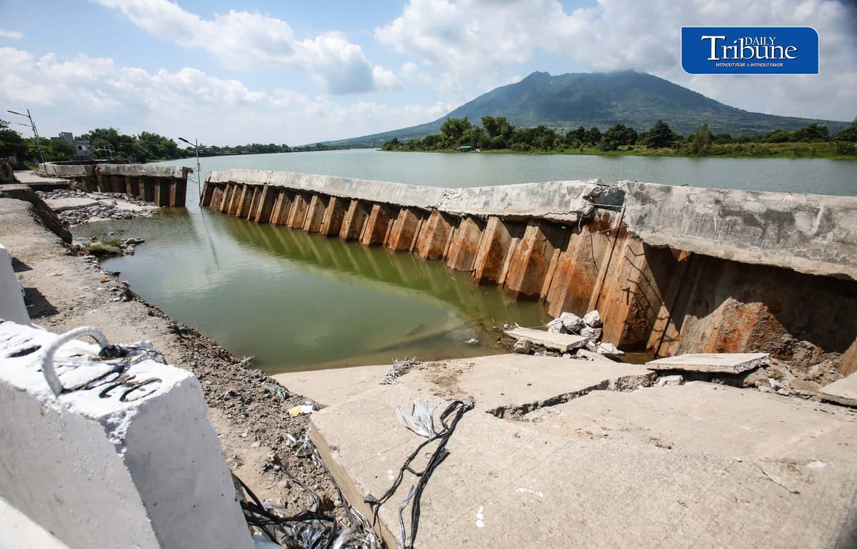 (October 21 2026) A photo of the damaged portion of P96-million San Mateo Flood Control Project in Purok 6, Barangay San Mateo, Arayat, Pampanga, remains idle despite authorities’ promise to remove its sheet piles on Wednesday, October 21, 2026. The project, declared completed in 2024, partially collapsed this month after 56 linear meters of sheet piles were found to be shorter than the required 36 meters. The Supreme Court of the Philippines declared the Strengthening Assistance for Government Infrastructure and Social Programs (SAGIP) in the 2024 and 2025 national budgets unconstitutional. The high court ruled that SAGIP served as an illegal lump-sum repository for Department of Public Works and Highways (DPWH) flood control projects, allowing the executive branch unconstitutional post-enactment allocation powers. Photo/Analy Labor