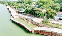 FAILED floodwall A damaged P96-million flood control project in Purok 6, Barangay San Mateo, Arayat, Pampanga, remains untouched on Wednesday, 21 October 2026, despite authorities’ promise to remove its sheet piles. Declared complete in 2024, the project partially collapsed this month after 56 linear meters of sheet piles were found shorter than the required 36 meters.