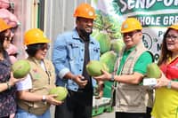 Philippines ships 32,000 coconuts to Liberia