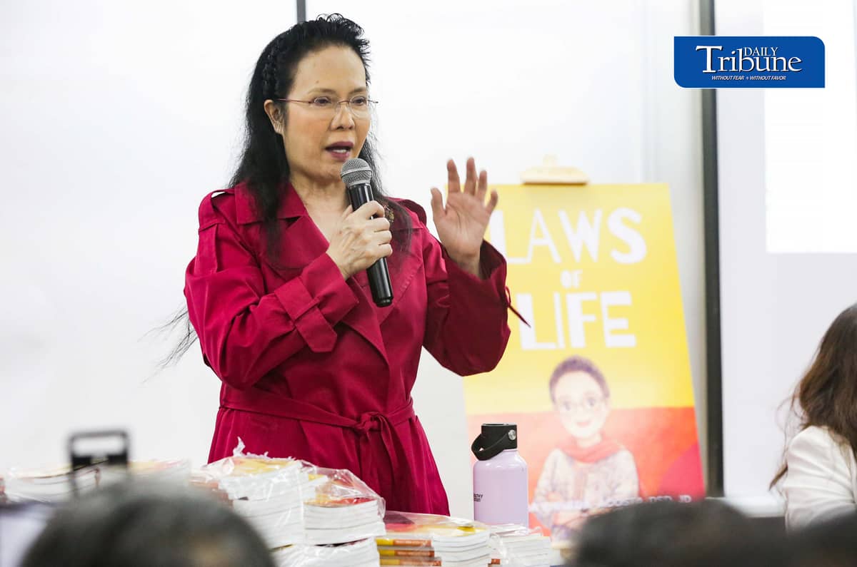 (October 22 2026) Members of the Media queue for the autograph of Public Attorney’s Office Chief Persida Rueda-Acosta, as PAO Chief give her book “Laws of Life” for free, and they also avail the free check up and medicine, during a medical mission at the PAO Main Office at the DOJ Agencies Building in Quezon City as part of their 54th anniversary celebration, providing free legal assistance and counsel to indigent litigants across the country. Photo/Analy Labor