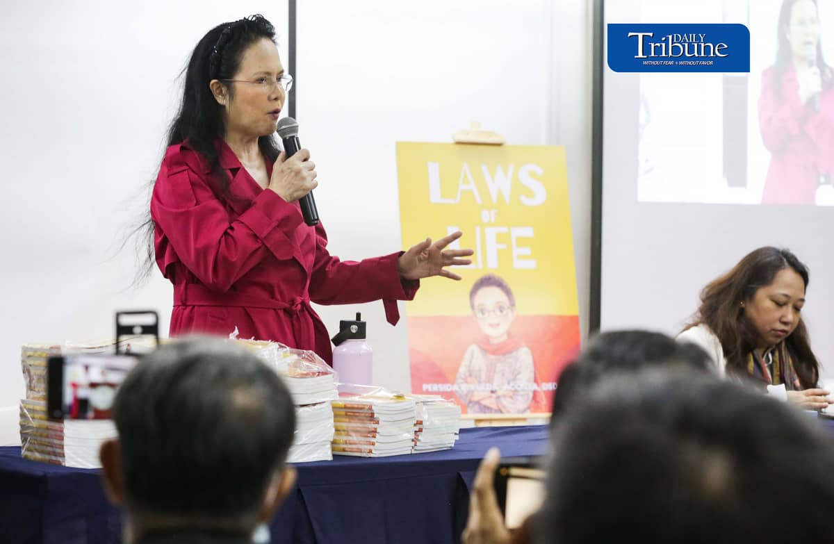 (October 22 2026) Members of the Media queue for the autograph of Public Attorney’s Office Chief Persida Rueda-Acosta, as PAO Chief give her book “Laws of Life” for free, and they also avail the free check up and medicine, during a medical mission at the PAO Main Office at the DOJ Agencies Building in Quezon City as part of their 54th anniversary celebration, providing free legal assistance and counsel to indigent litigants across the country. Photo/Analy Labor