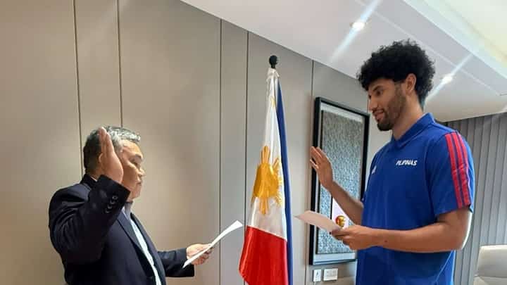 BENNIE Boatwright takes his Oath of Allegiance, putting him closer to his goal of representing the Philippines in major international tournaments.