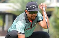 CLYDE Mondilla makes his return to the top of the leaderboard after posting an eight-under 64 in the third round of the ICTSI South Pacific Classic on Thursday.