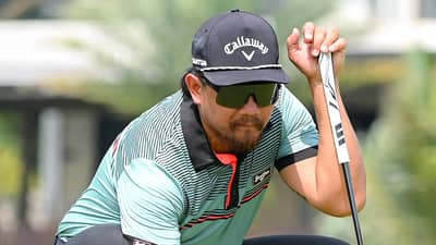 Clyde glides closer to another PGT title