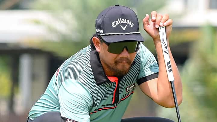 CLYDE Mondilla makes his return to the top of the leaderboard after posting an eight-under 64 in the third round of the ICTSI South Pacific Classic on Thursday.