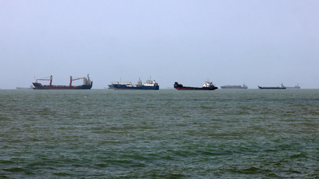 Iran’s Guards warn vs escorting ships