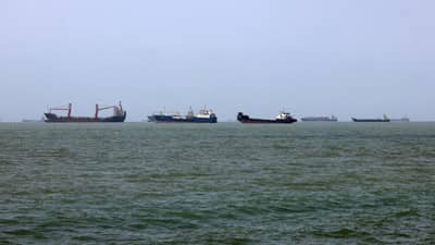Iran’s Guards warn vs escorting ships