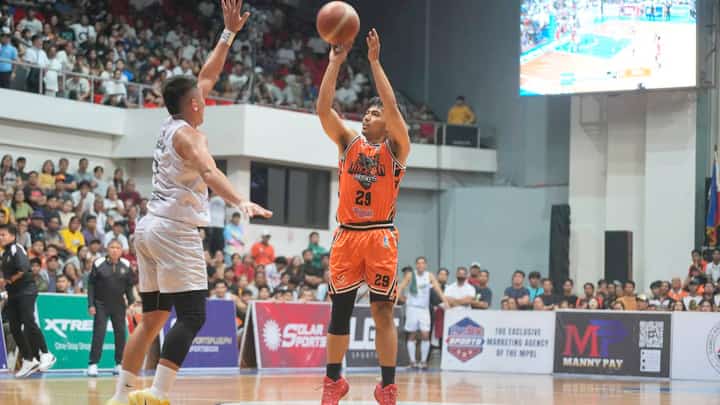 MON Abundo powers the Quezon Huskers to a 77-67 win over the Cebu Greats to inch closer to the South Division Finals of the MPBL 2026 Season playoffs.