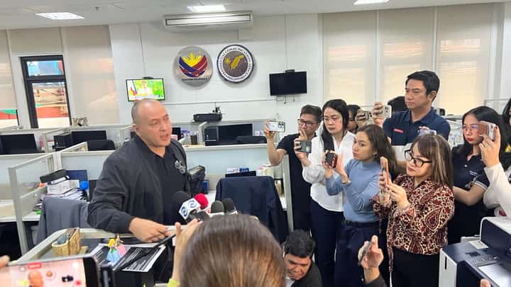 PCO Secretary Lino Cayetano is interviewed by members of the Malacañang Press Corps on Friday. He said PCO officials had already tendered their courtesy resignations following his appointment as the agency’s sixth secretary.