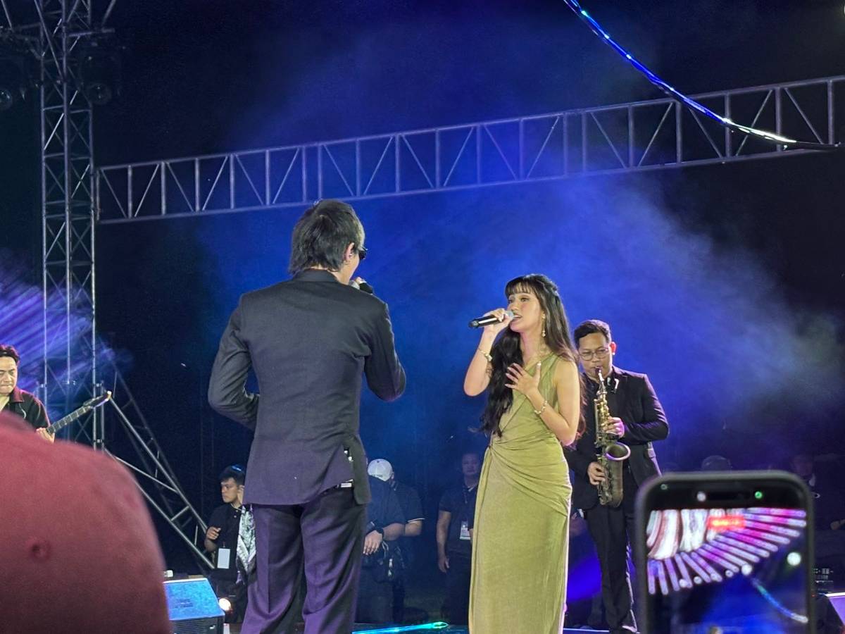 Arthur Nery with special guest Jolianne at Spotify 360: A Full Circle Celebration of Music and Fandom, held on October 22 at New Clark City Athletics Stadium in Capas, Tarlac.