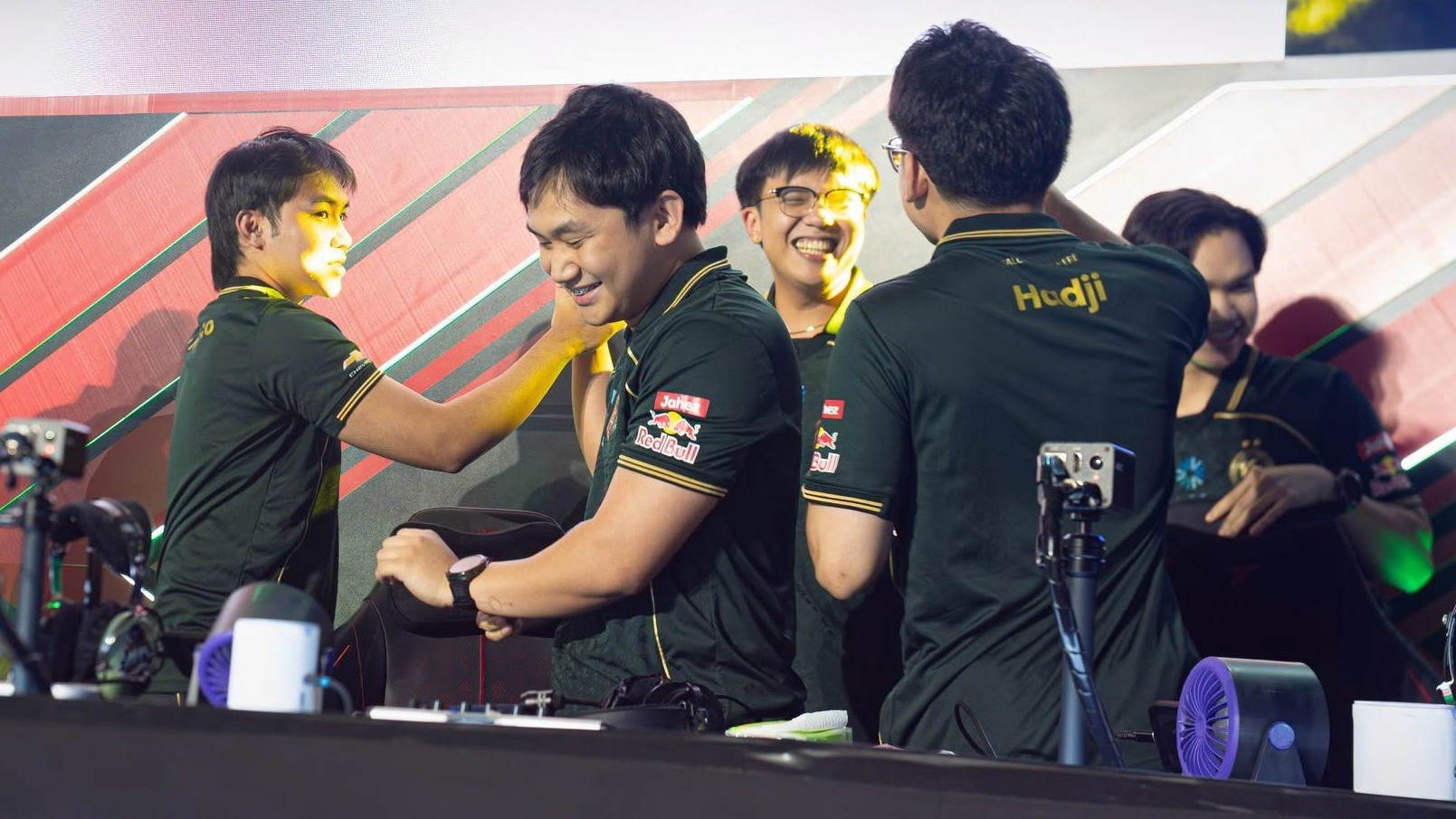 Falcons PH soars to M8 championship