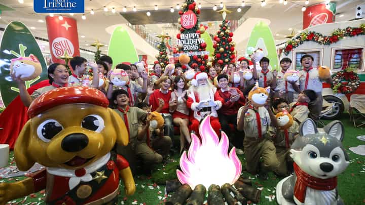 (October 24 2026) Young scouts, guests with their golden retriever pets, and Sta Claus joined the SM City San Mateo kicked off Christmas celebrations with the ceremonial lighting of Matt’s Christmas Camp, a camping-themed display adorned with festive ornaments. , delighting guests and adding cheer to the occasion. The centerpiece is part of the mall’s celebration of the Holiday season, bringing families and friends together, held on Friday night October 24 2026. Photo/Analy Labor