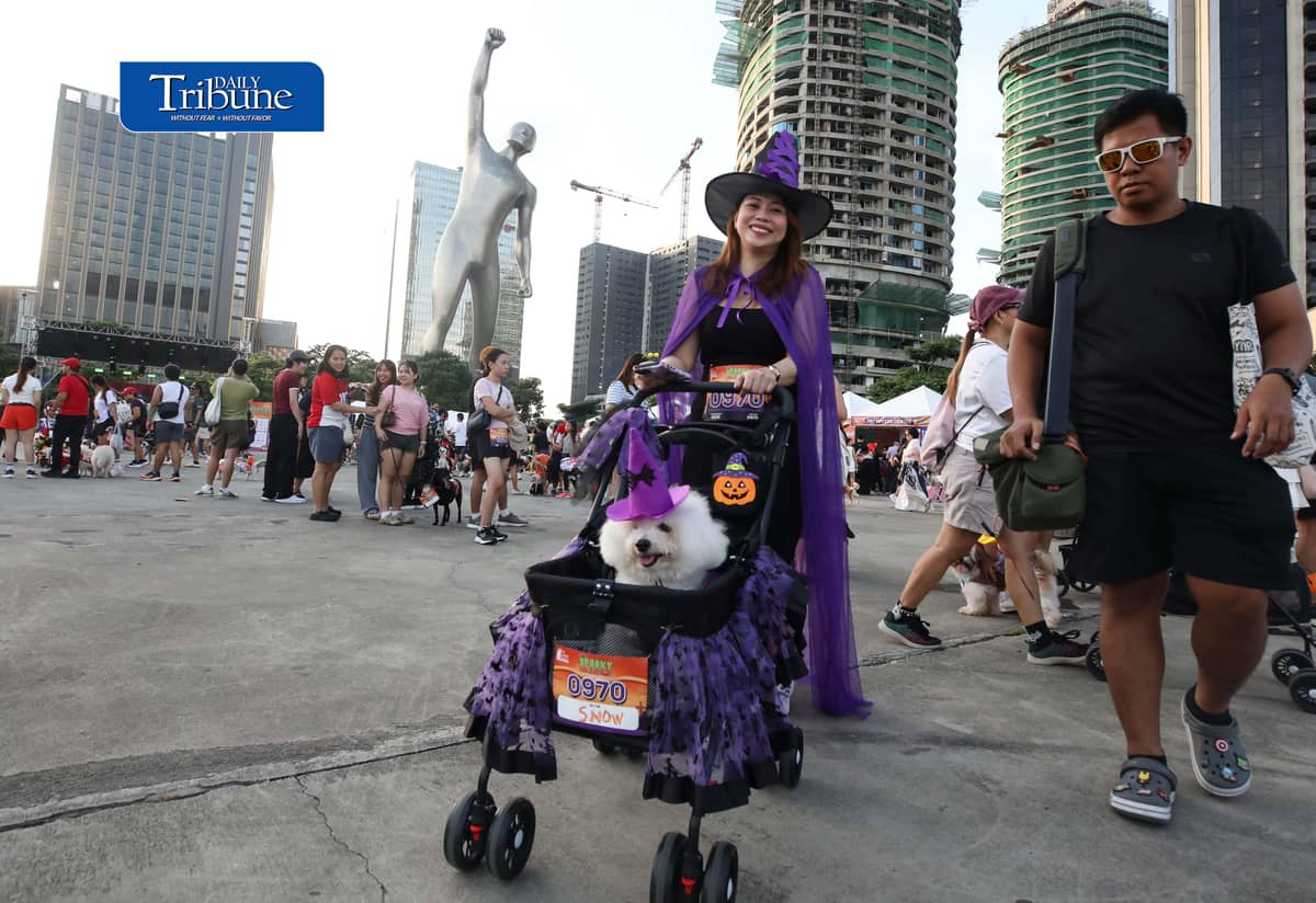 (October 24 2026) Pets and furparents wear halloween costumes as they join the Pet Lover’s Calentre Spooky Walkathon 2026 at the Bridgetowne Destination Estate in Pasig City on Saturday, October 24, 2026. Photo/Analy Labor