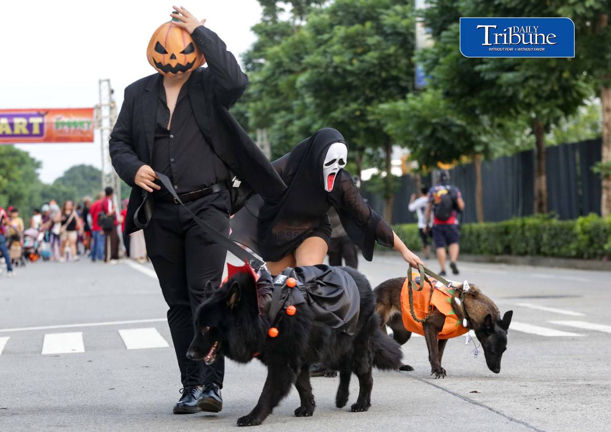 (October 24 2026) Pets and furparents wear halloween costumes as they join the Pet Lover’s Calentre Spooky Walkathon 2026 at the Bridgetowne Destination Estate in Pasig City on Saturday, October 24, 2026. Photo/Analy Labor