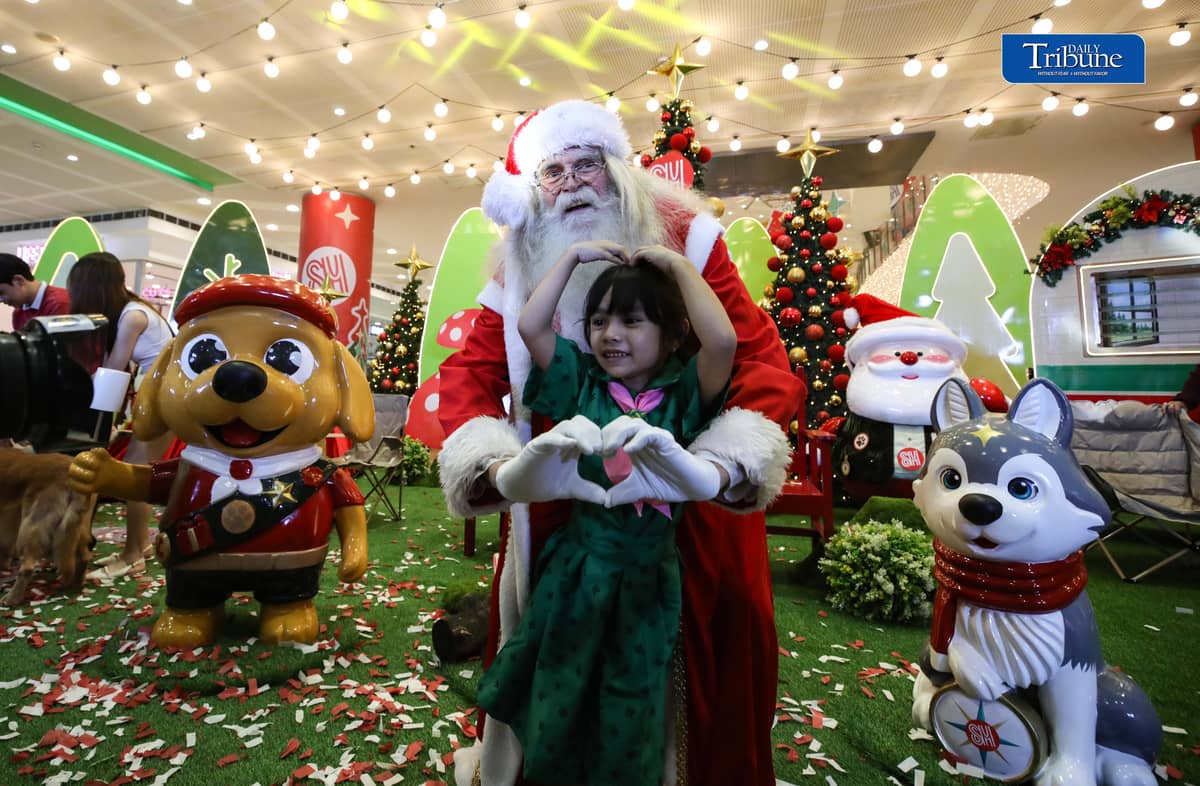 (October 24 2026) Young scouts, guests with their golden retriever pets, and Sta Claus joined the SM City San Mateo kicked off Christmas celebrations with the ceremonial lighting of Matt’s Christmas Camp, a camping-themed display adorned with festive ornaments. , delighting guests and adding cheer to the occasion. The centerpiece is part of the mall’s celebration of the Holiday season, bringing families and friends together, held on Friday night October 24 2026. Photo/Analy Labor