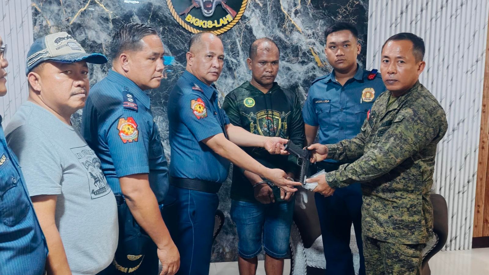 Soldiers turn over alleged shooting suspect to PNP in Cotabato