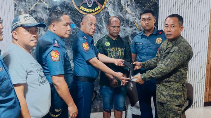 Soldiers turn over alleged shooting suspect to PNP in Cotabato