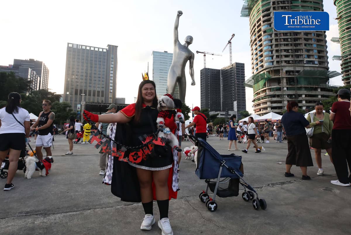 (October 24 2026) Pets and furparents wear halloween costumes as they join the Pet Lover’s Calentre Spooky Walkathon 2026 at the Bridgetowne Destination Estate in Pasig City on Saturday, October 24, 2026. Photo/Analy Labor