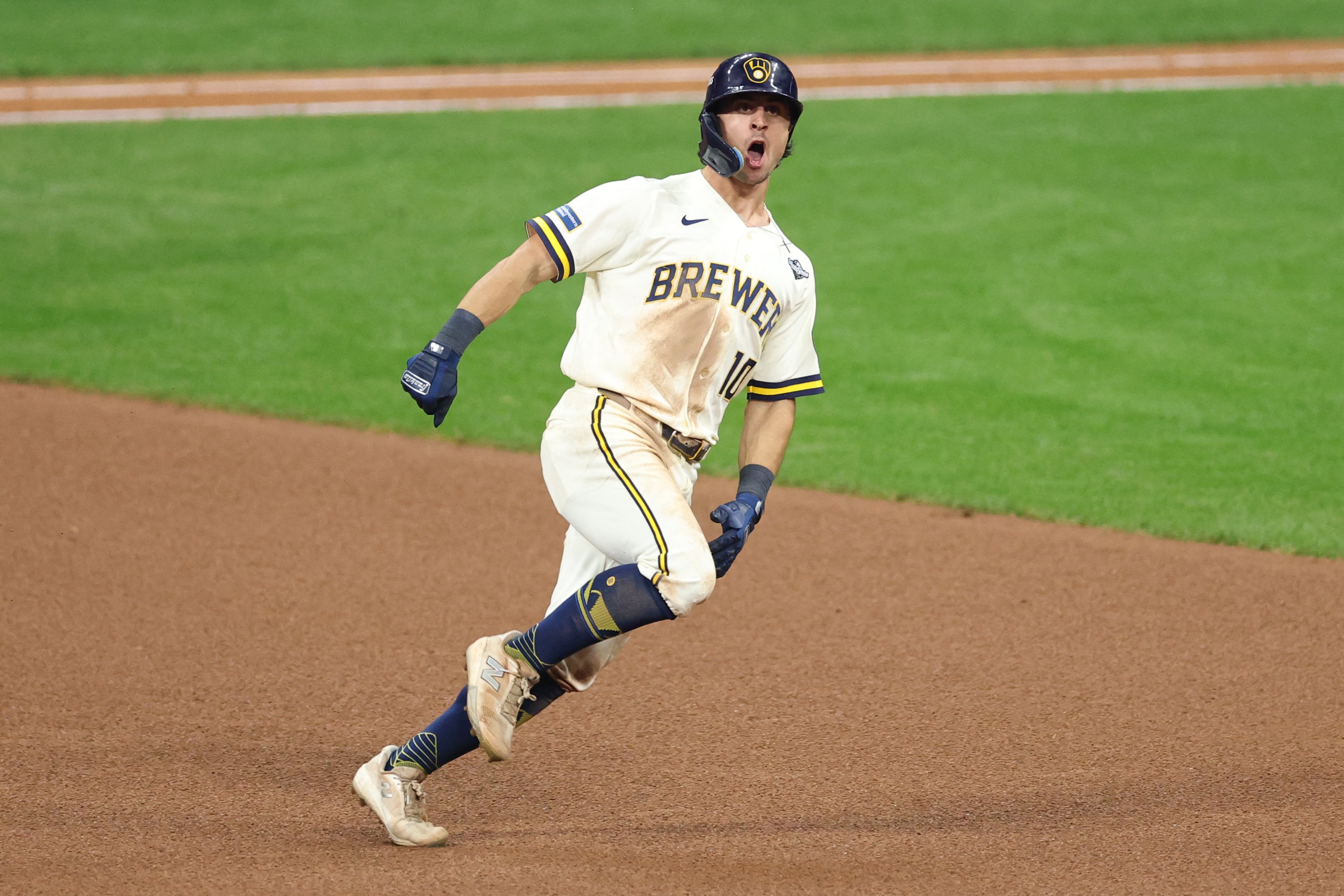 Comeback kings: Brewers storm back, bury Rays with 2-0 lead