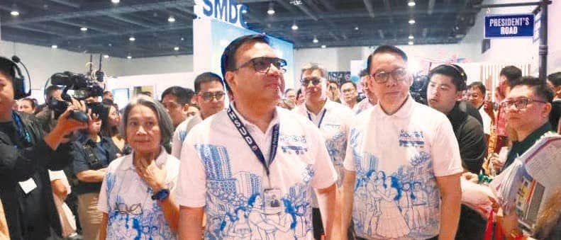 SECRETARY Aliling, CEO Acosta, and SHFC President Federico Laxa engage with exhibitors after officially opening the Expo.
